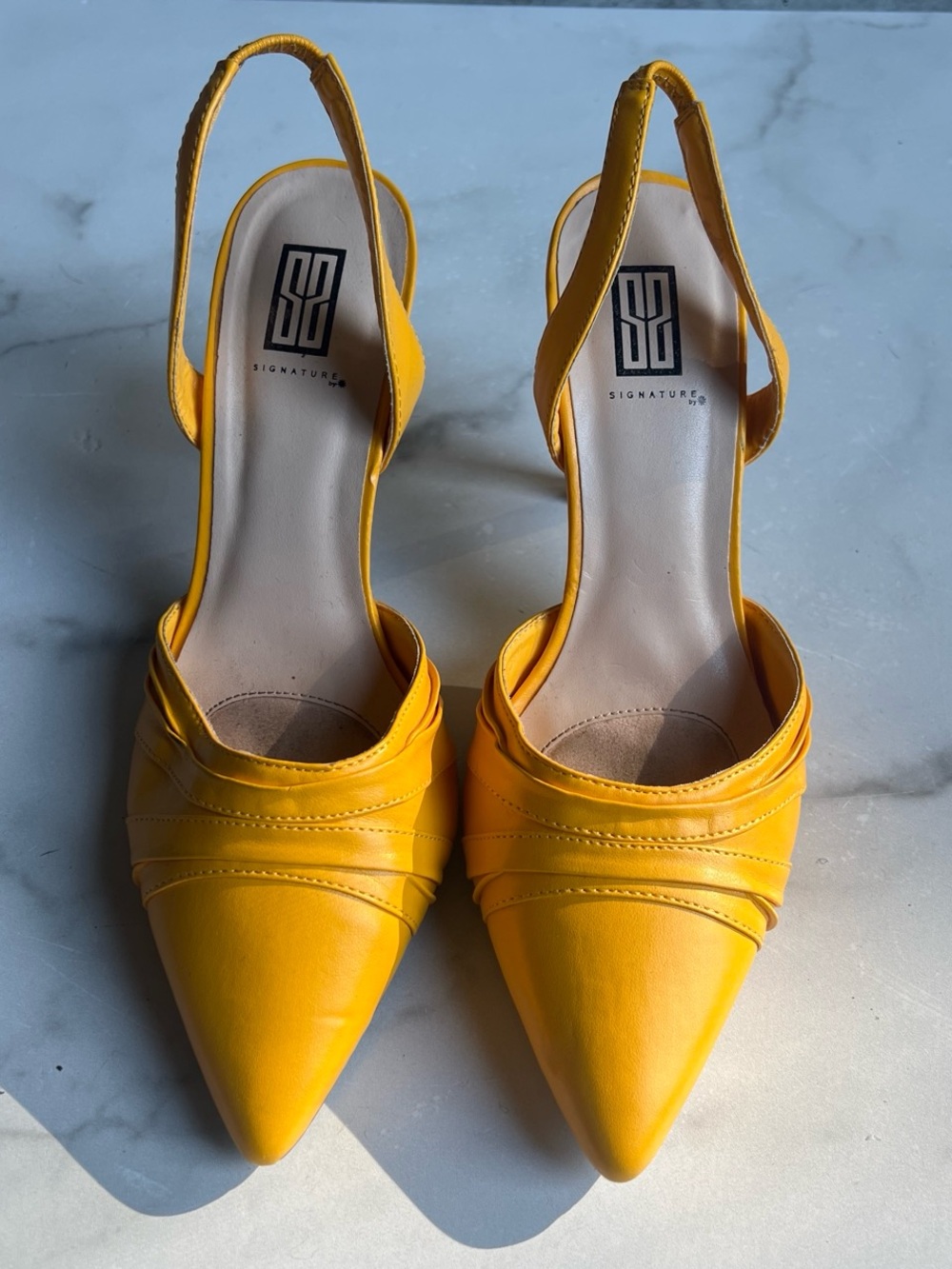 Signature Studio Bright Yellow Pointed Slingback Pumps size 7
